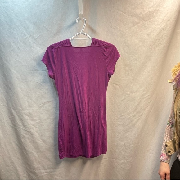 Thyme Crossover V-Neckline Empire Waist Stretchy Cap Sleeve T-Shirt​ - Picture 2 of 3